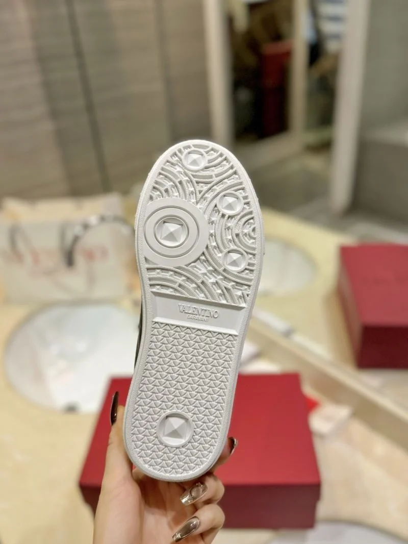 Valentino Low Shoes Sporty 36460