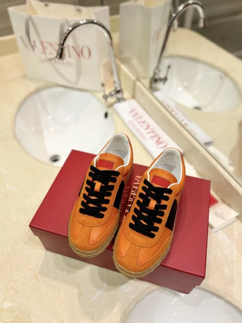 Valentino Low Shoes TimelessDesign 36438