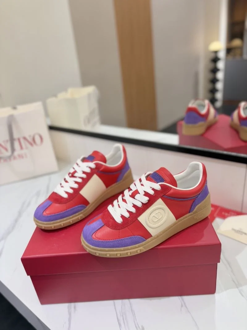 Valentino Low Shoes Compact 36433