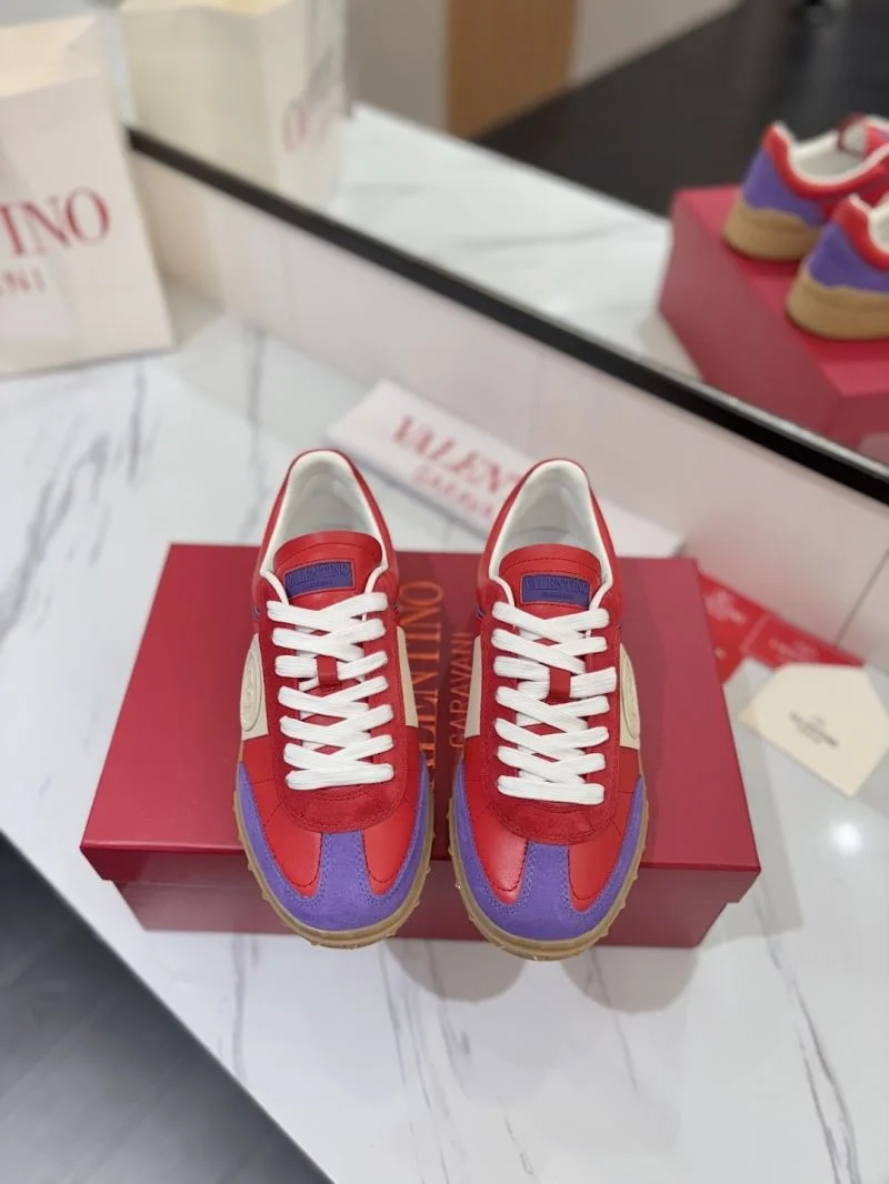 Valentino Low Shoes Compact 36433