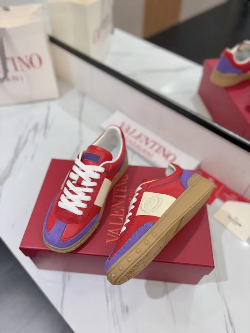 Valentino Low Shoes Compact 36433