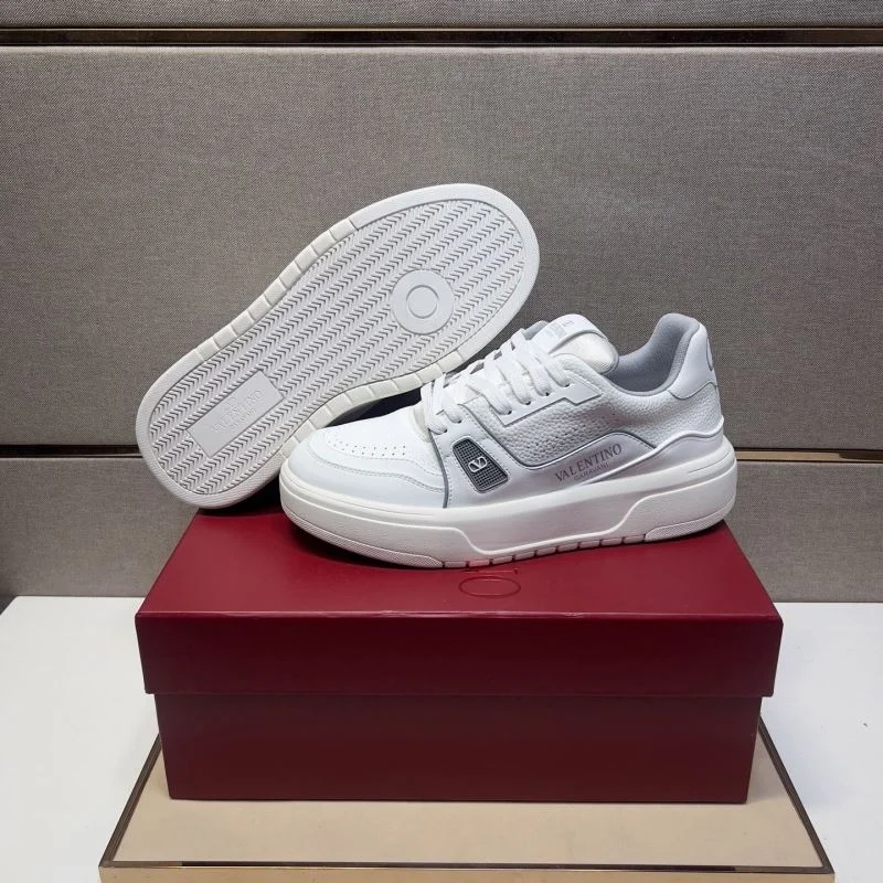 Sophisticated Valentino Low Shoes 37019