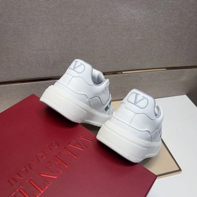 Sophisticated Valentino Low Shoes 37019
