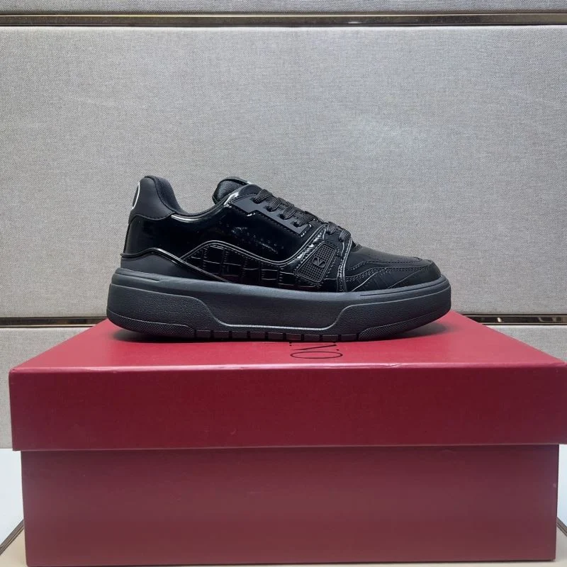 Valentino Low Shoes Comfortable 37017