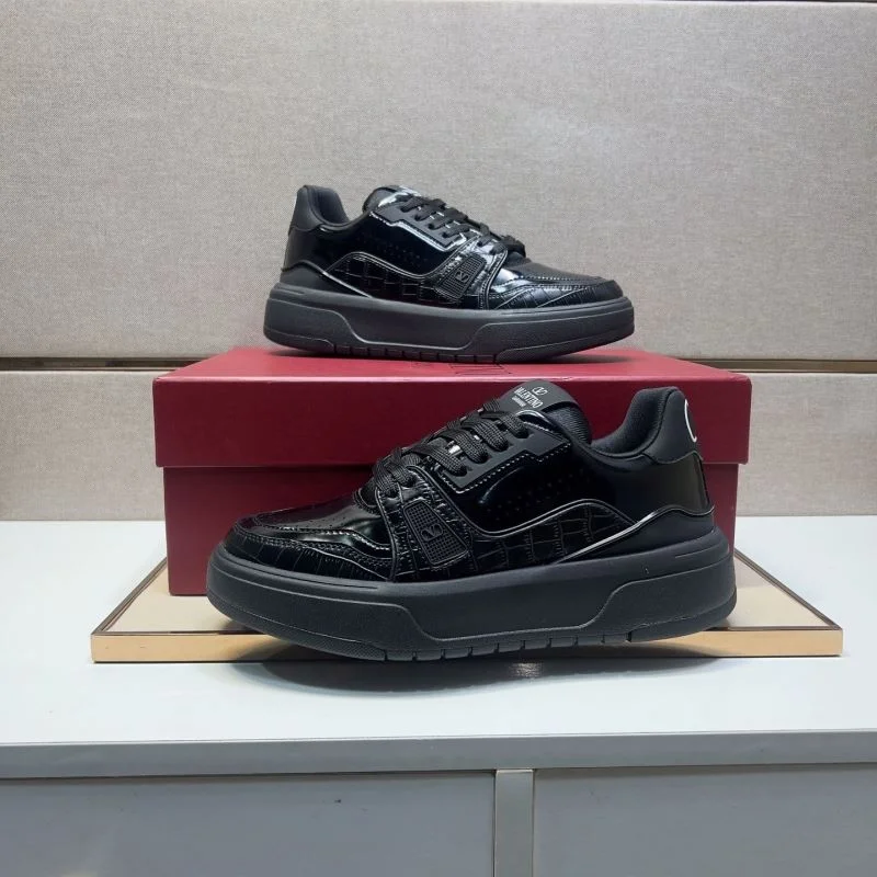 Valentino Low Shoes Comfortable 37017