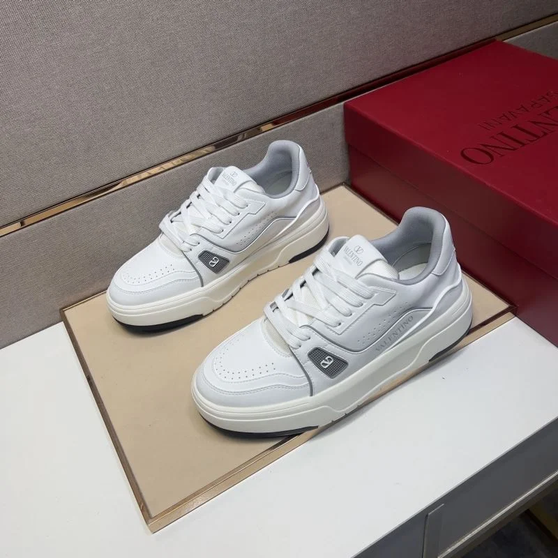 Lightweight Valentino Low Shoes 37015