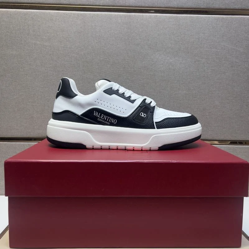 Contemporary Valentino Low Shoes 37014