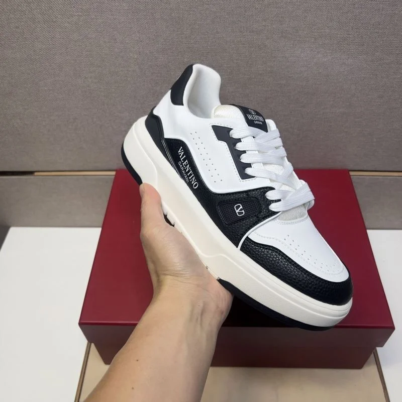Contemporary Valentino Low Shoes 37014
