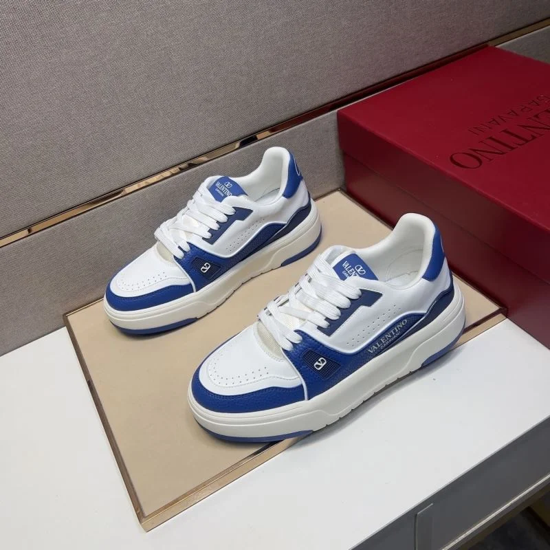 Effortless Valentino Low Shoes 37013