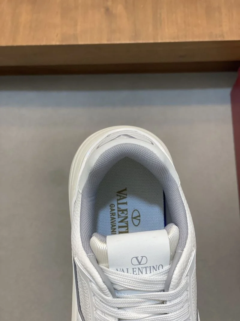BestValue Valentino Low Shoes 37009