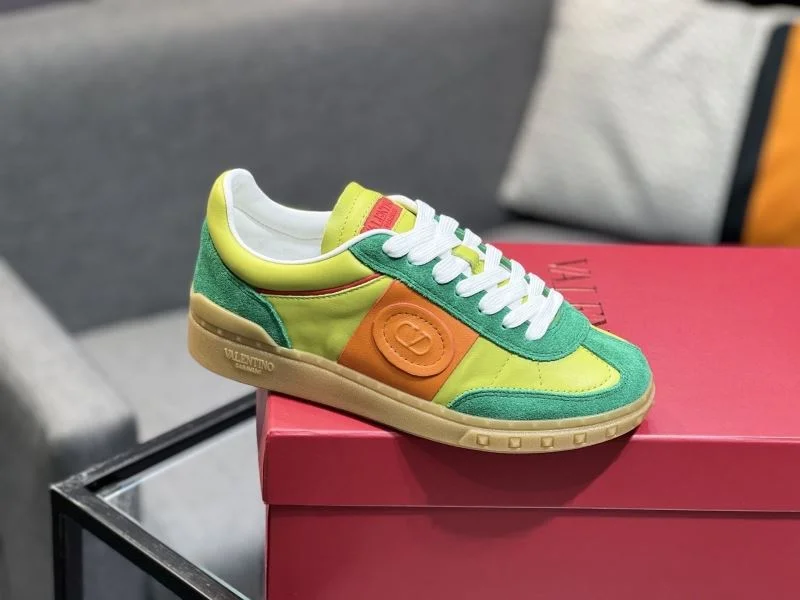 Valentino Low Shoes Durable 36999