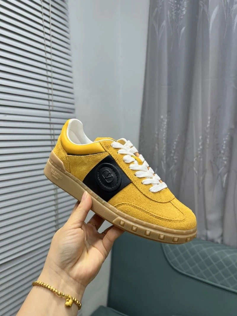 Fashionable Valentino Low Shoes 36988