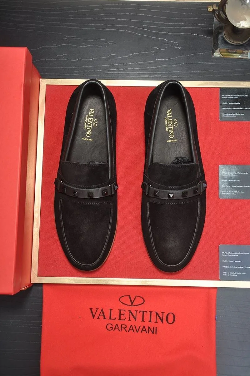 Valentino Low Shoes Resilient 36980