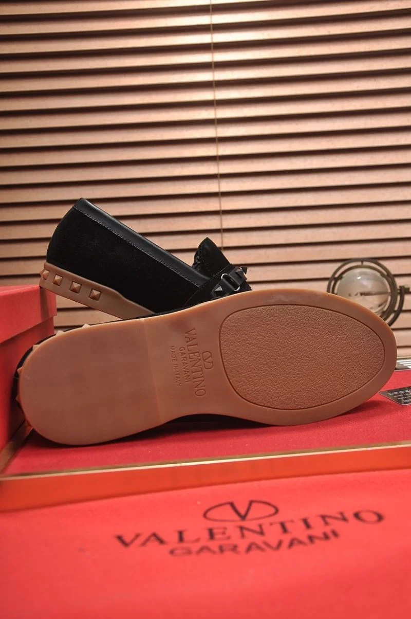 Valentino Low Shoes Resilient 36980