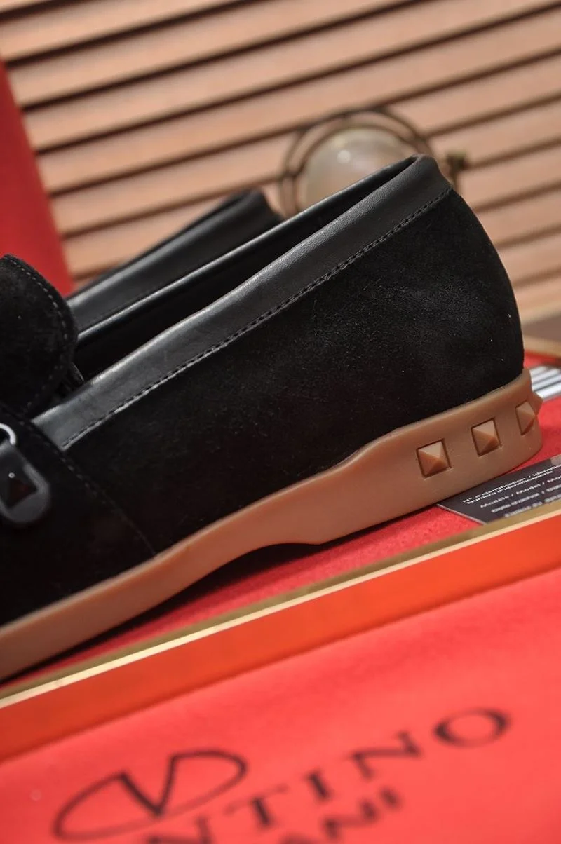 Valentino Low Shoes Resilient 36980