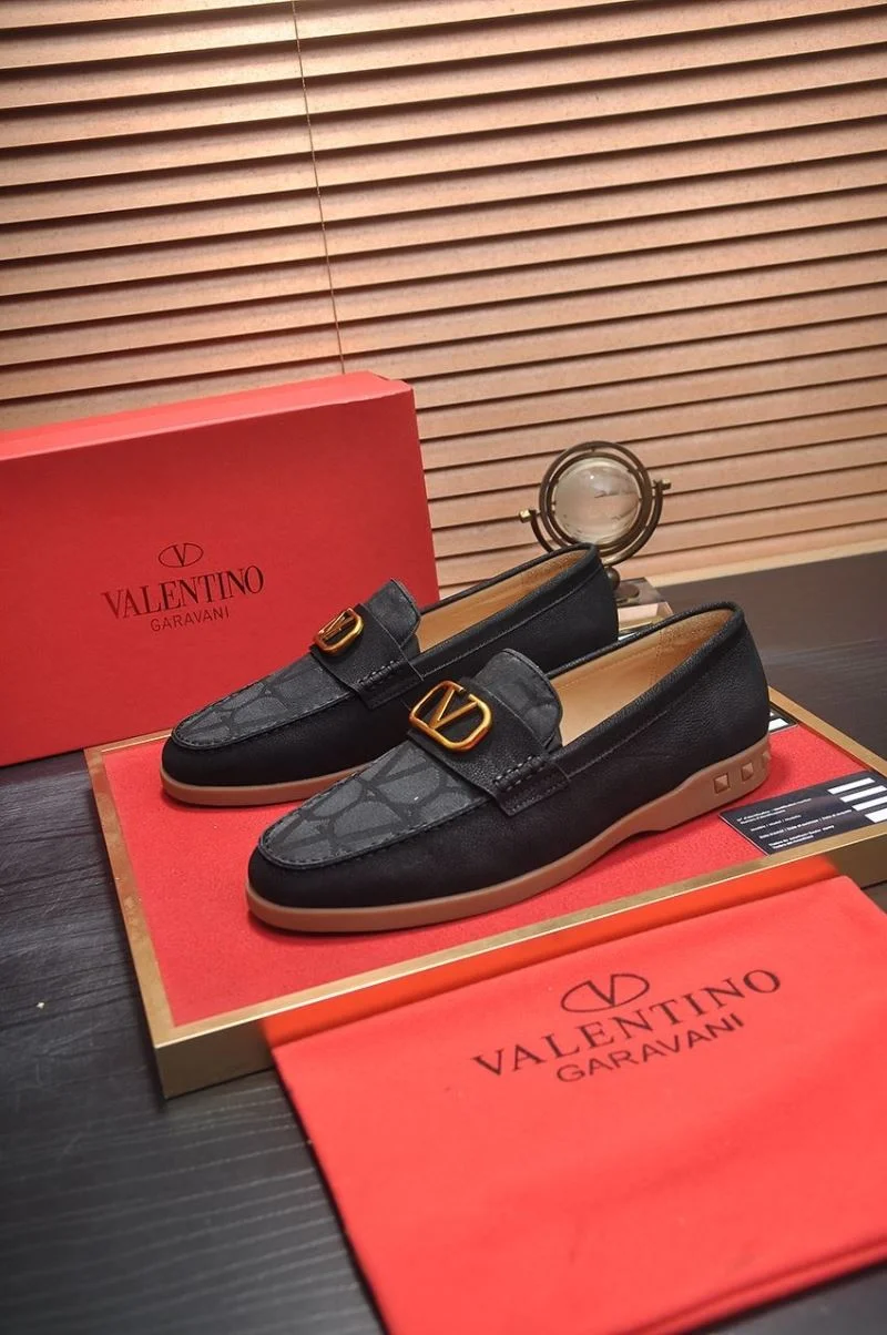 EyeCatching Valentino Low Shoes 36976