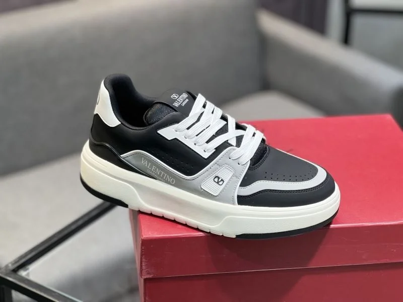 Valentino Low Shoes Stretchable 36961