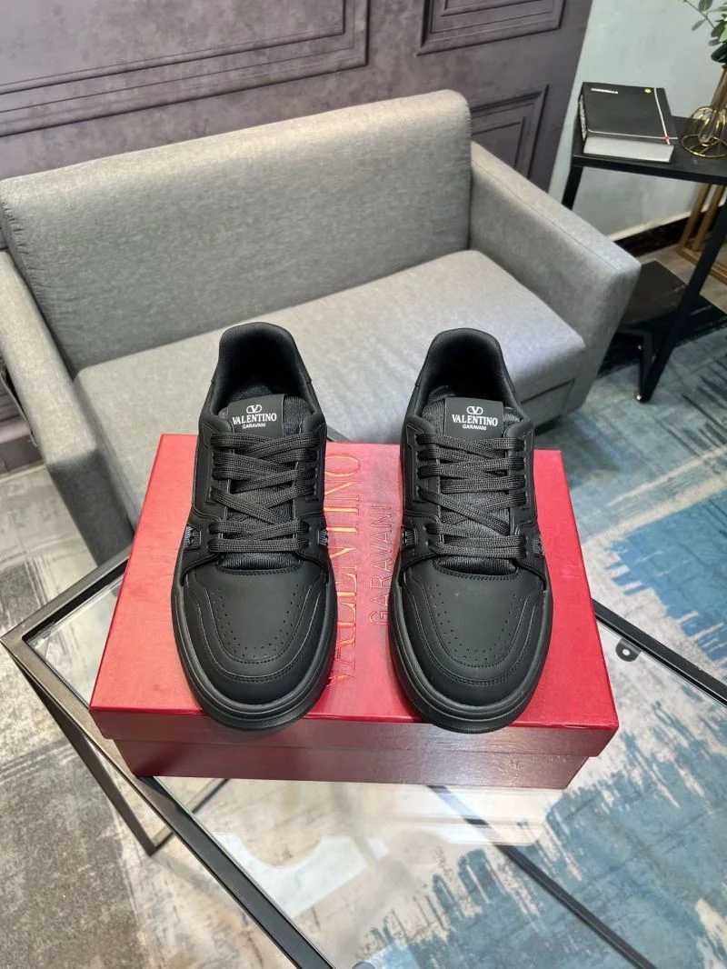 Sleek Valentino Low Shoes 36949