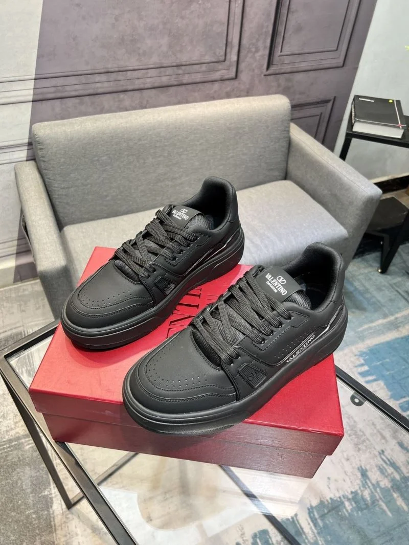 Sleek Valentino Low Shoes 36949