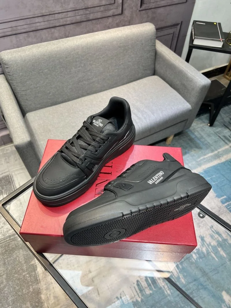 Sleek Valentino Low Shoes 36949