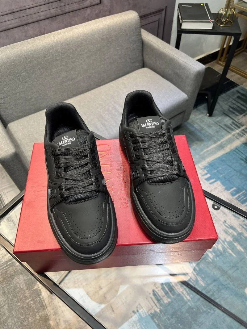 Sleek Valentino Low Shoes 36949