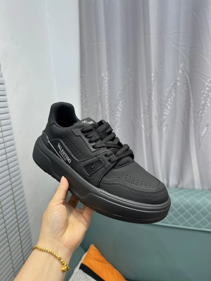 Sleek Valentino Low Shoes 36949