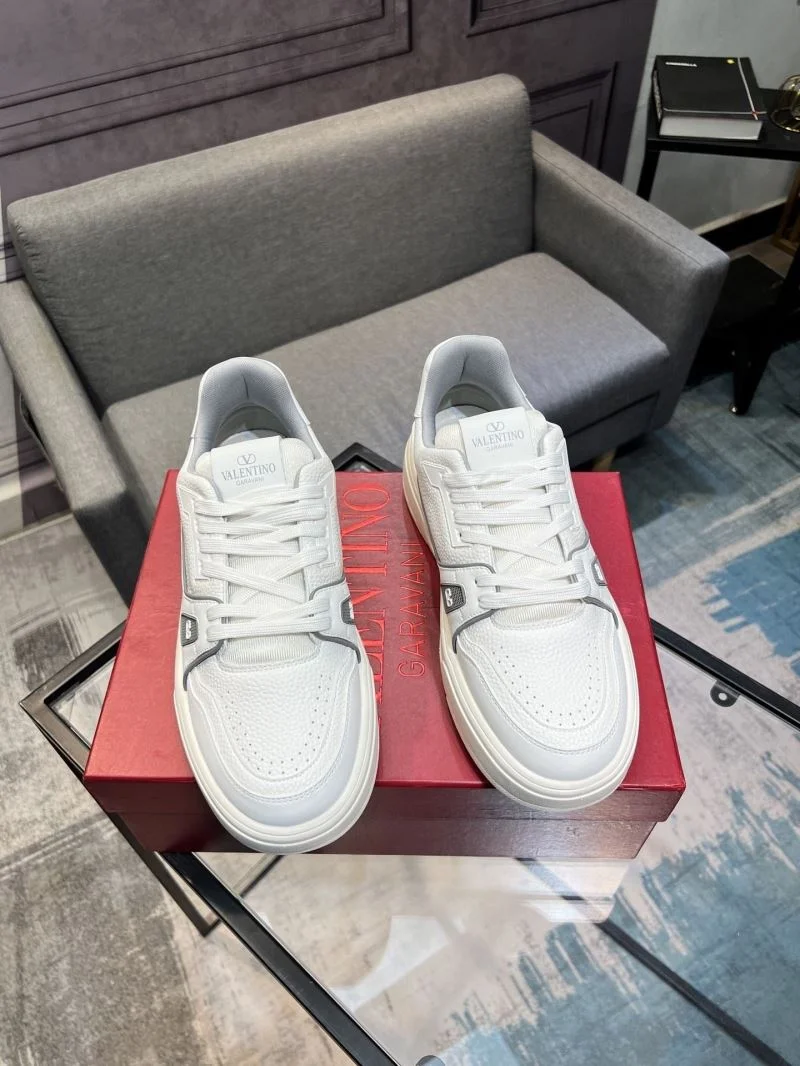 Stylish Valentino Low Shoes 36968