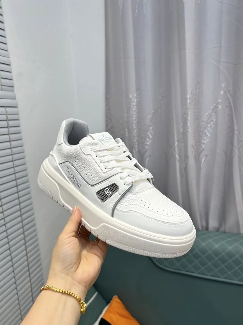 Stylish Valentino Low Shoes 36968
