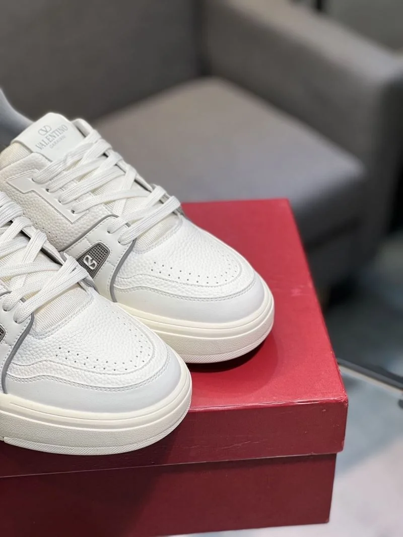 Stylish Valentino Low Shoes 36968