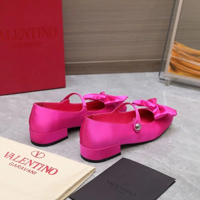 Stylish Valentino Low Shoes 37092