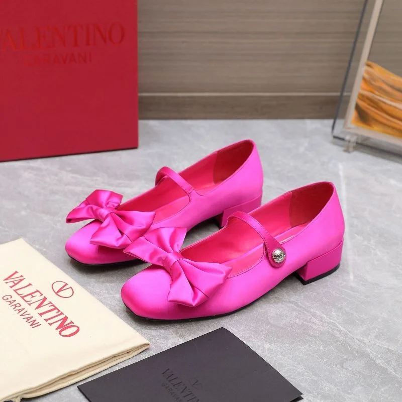 Stylish Valentino Low Shoes 37092