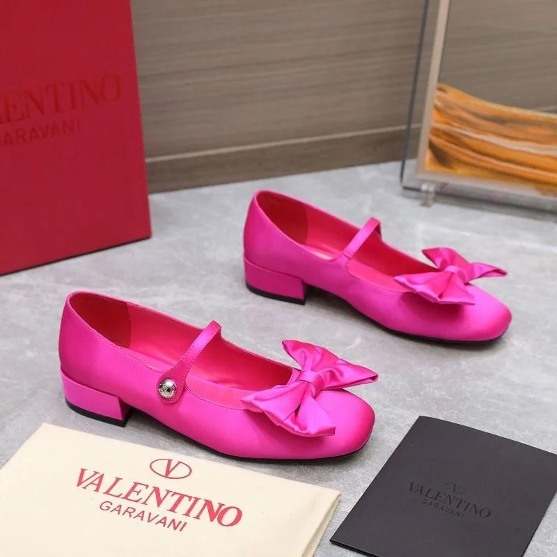 Stylish Valentino Low Shoes 37092