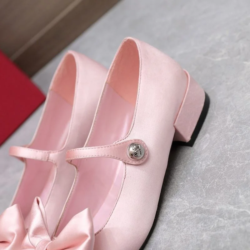 Cozy Valentino Low Shoes 37094