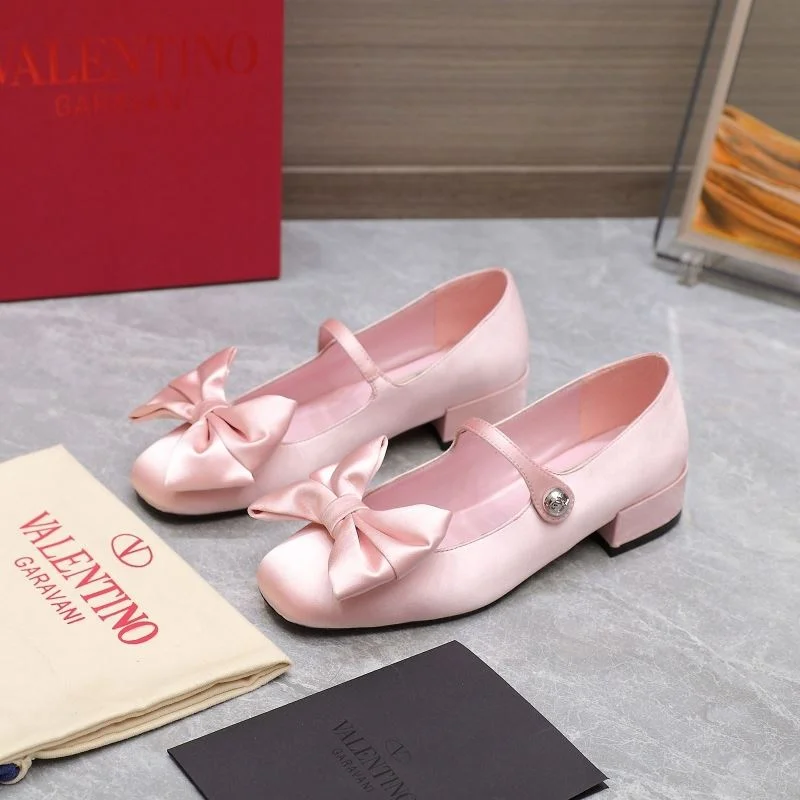 Cozy Valentino Low Shoes 37094