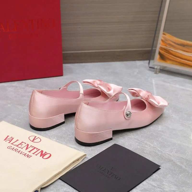 Cozy Valentino Low Shoes 37094