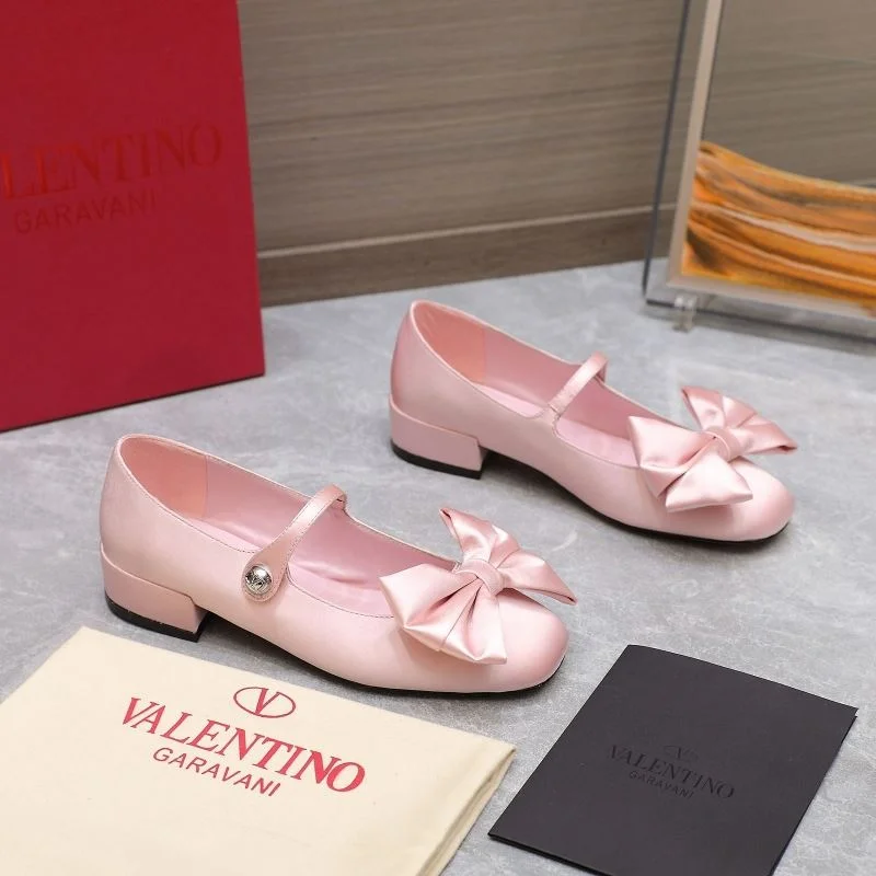 Cozy Valentino Low Shoes 37094