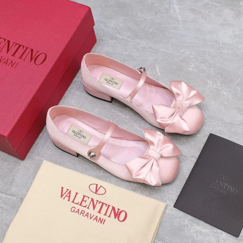 Cozy Valentino Low Shoes 37094