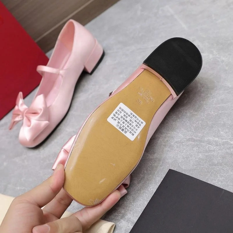 Cozy Valentino Low Shoes 37094