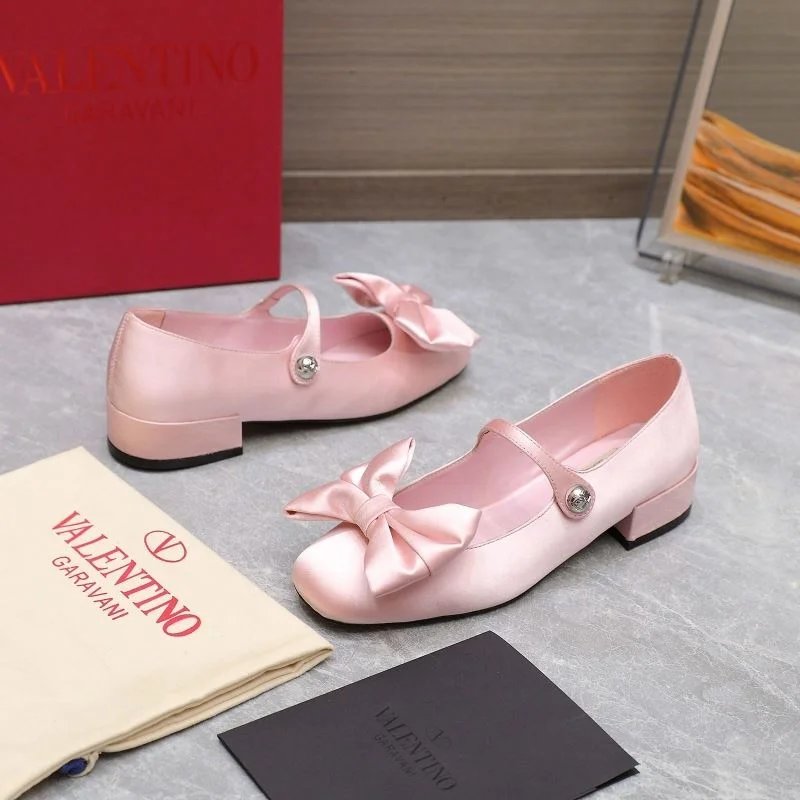 Cozy Valentino Low Shoes 37094