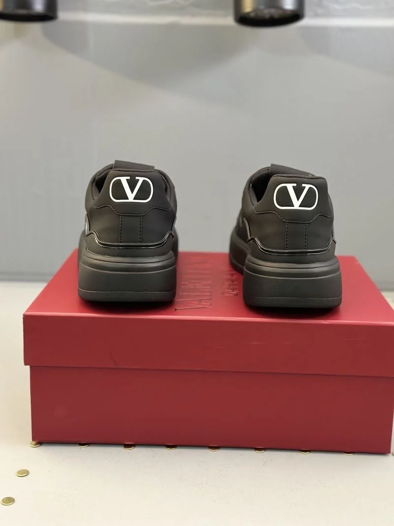 Valentino Low Shoes Refined 36178