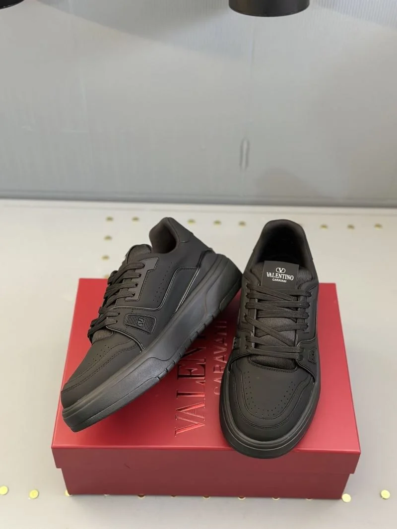 Valentino Low Shoes Refined 36178