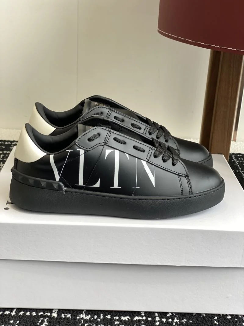Valentino Low Shoes WeatherProof 36158