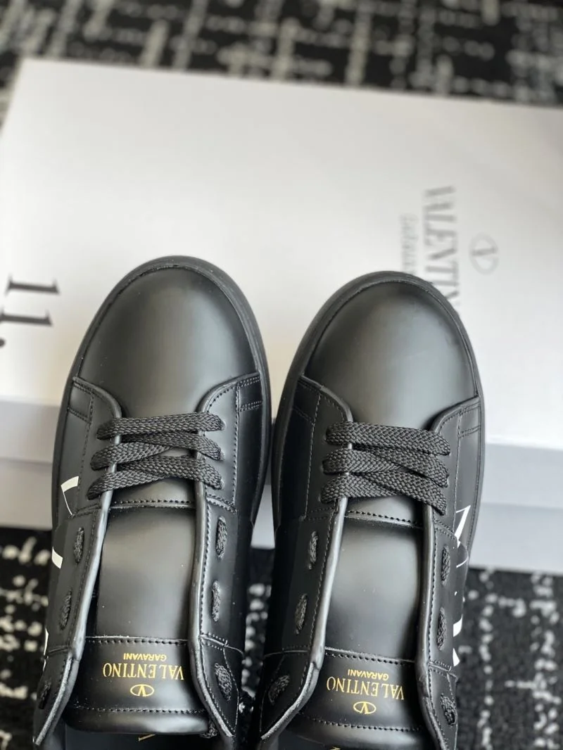 Valentino Low Shoes WeatherProof 36158