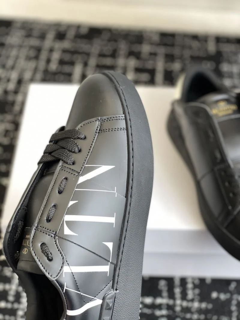 Valentino Low Shoes WeatherProof 36158