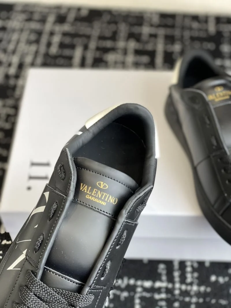 Valentino Low Shoes WeatherProof 36158