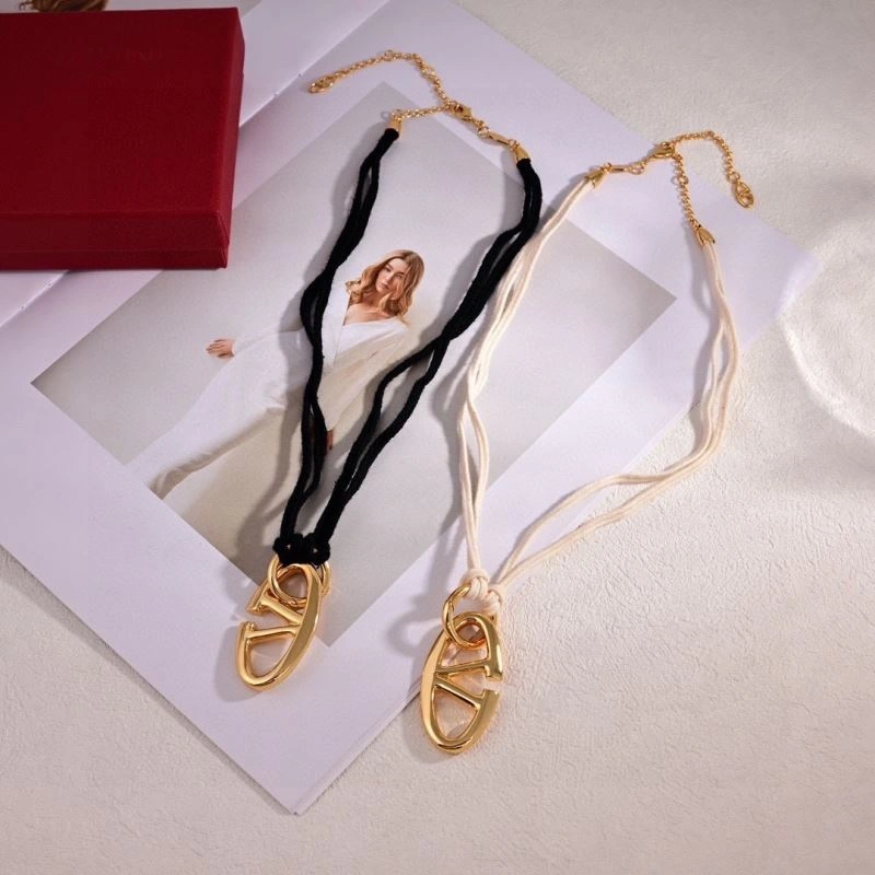 WaterResistant Valentino Necklaces 211038
