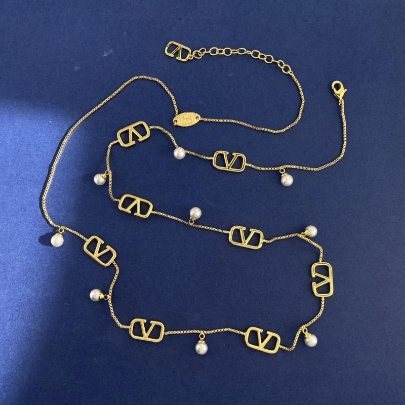 UrbanChic Valentino Necklaces 211064