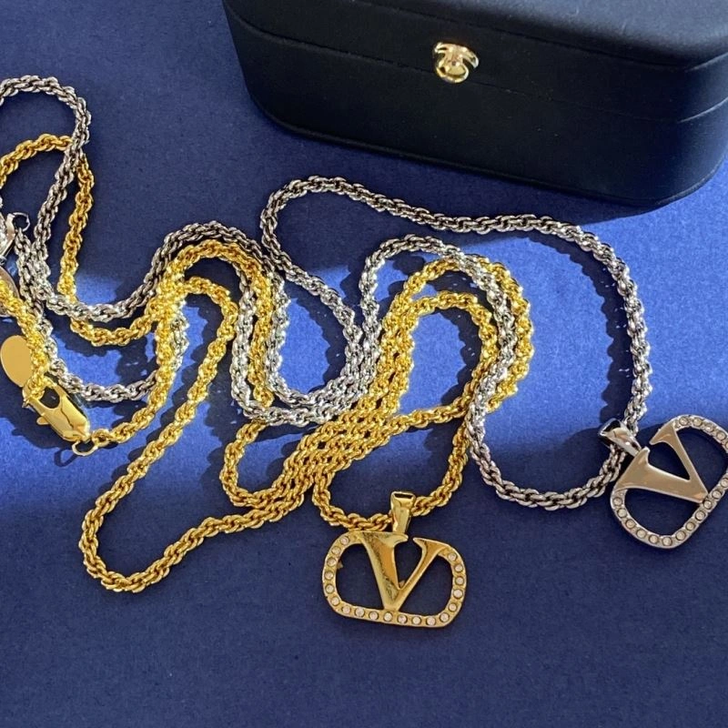 Durable Valentino Necklaces 211039