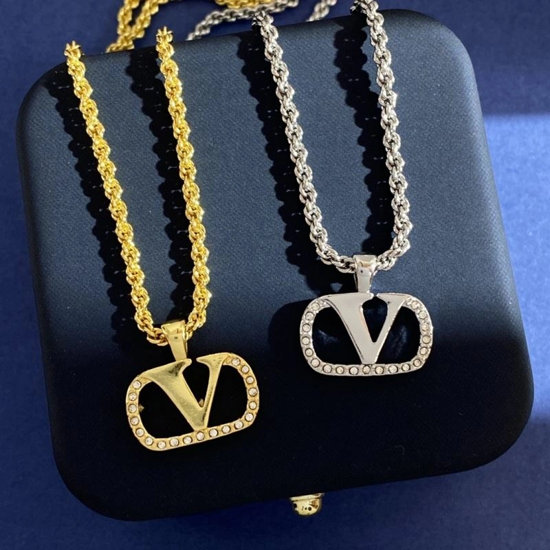 Durable Valentino Necklaces 211039