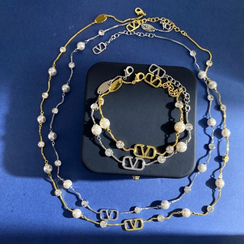 Durable Valentino Necklaces 211030